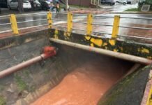 Prefeitura de Itabira identifica contaminação no canal da Carlos Drummond de Andrade